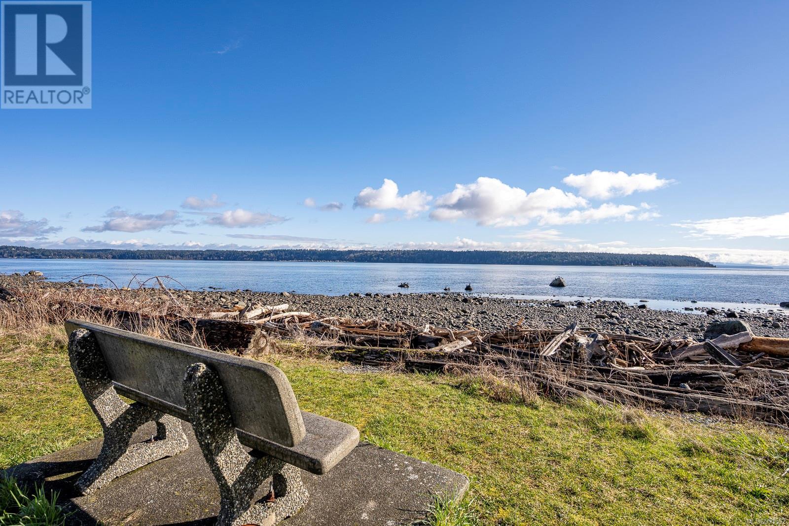 536 Island Highway #301 Property Photo 3