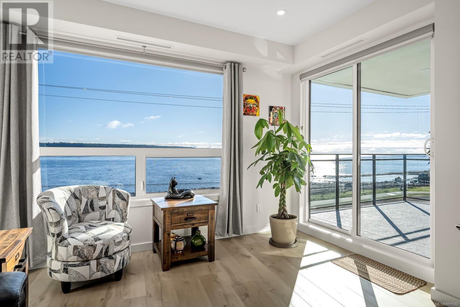 536 Island Highway #301 Property Photo 5