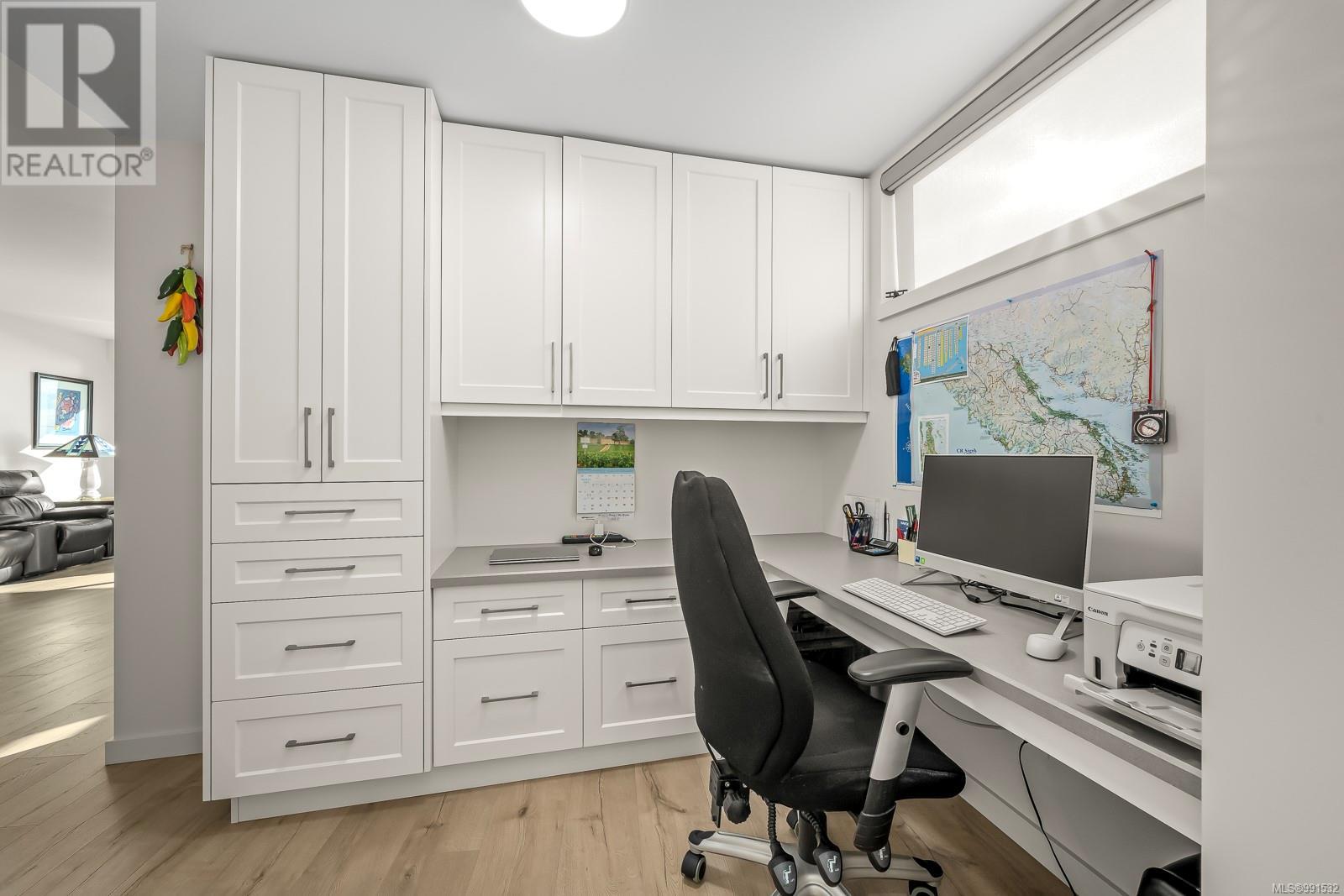 536 Island Highway #301 Property Photo 31