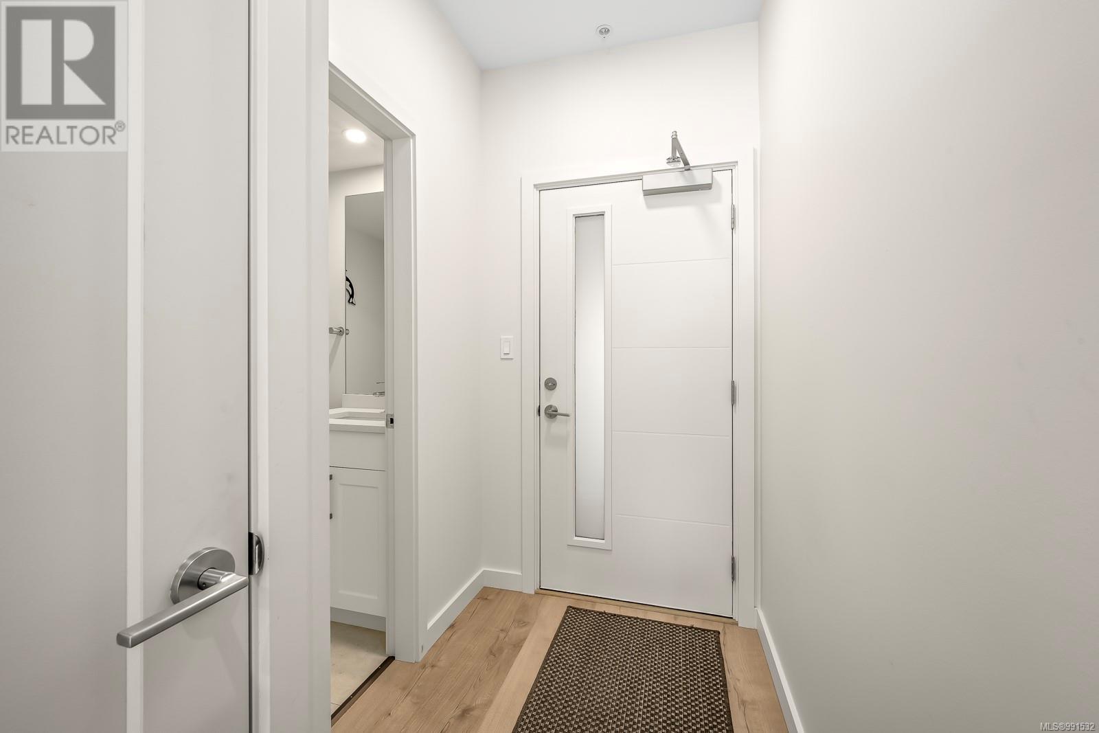 536 Island Highway #301 Property Photo 37