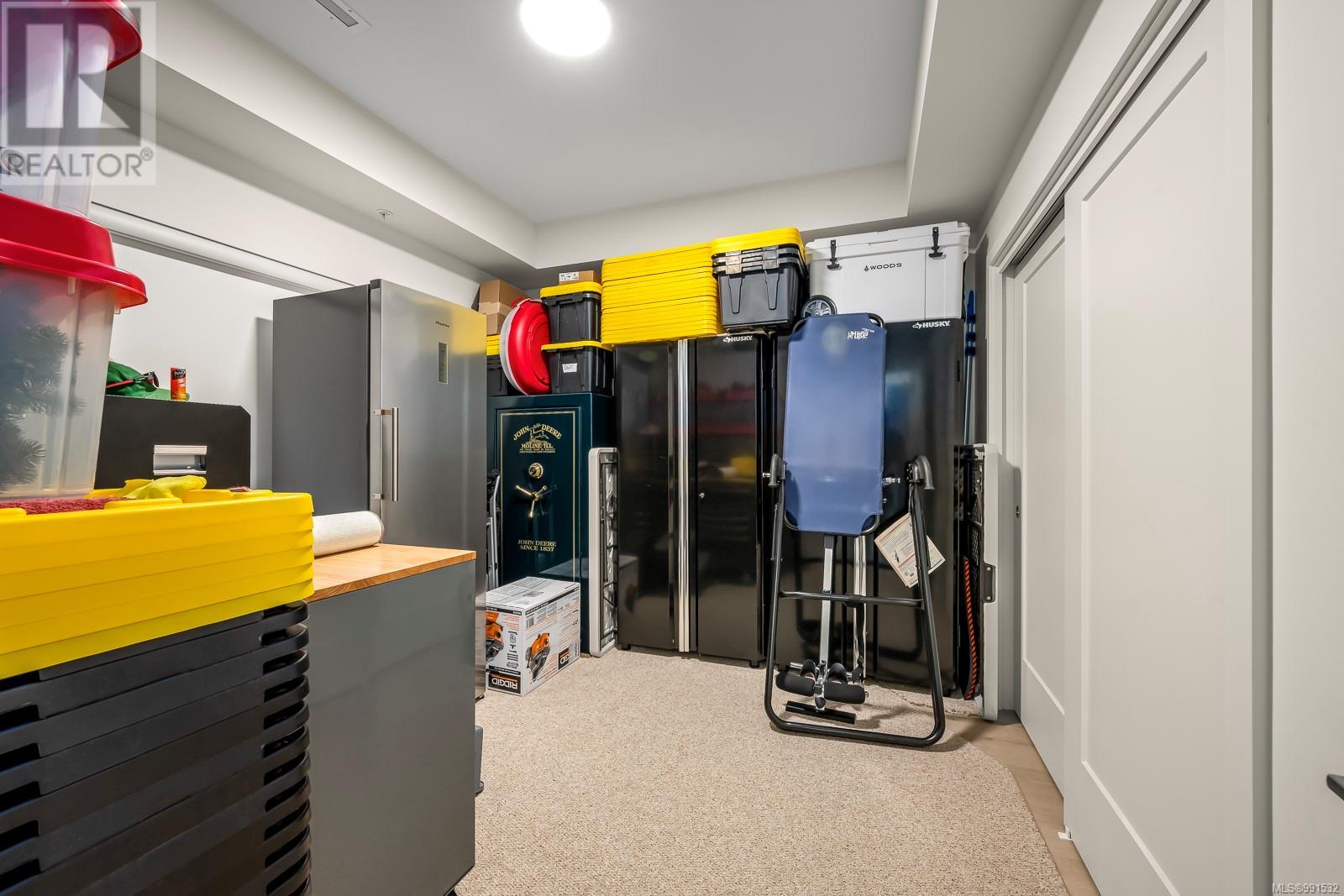 536 Island Highway #301 Property Photo 38