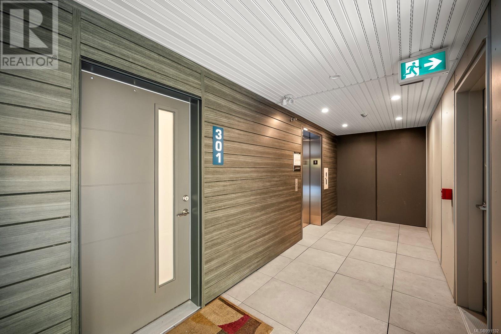 536 Island Highway #301 Property Photo 41