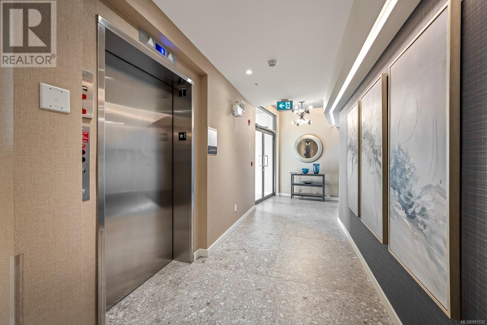 536 Island Highway #301 Property Photo 42