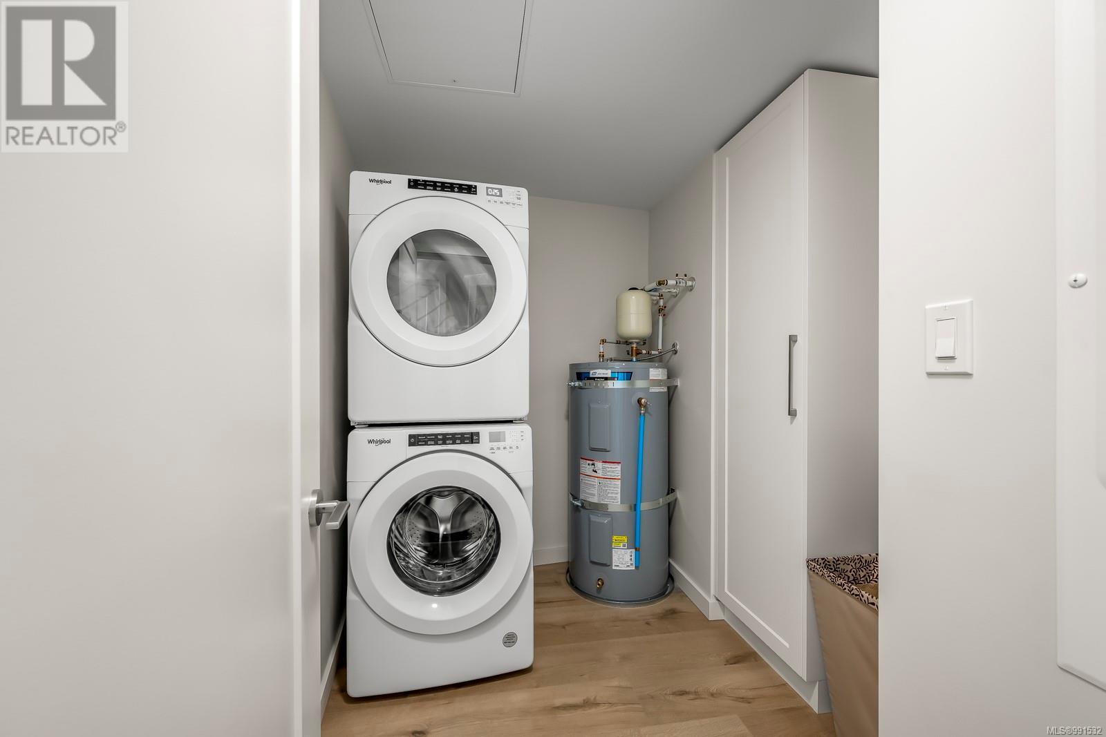 536 Island Highway #301 Property Photo 52