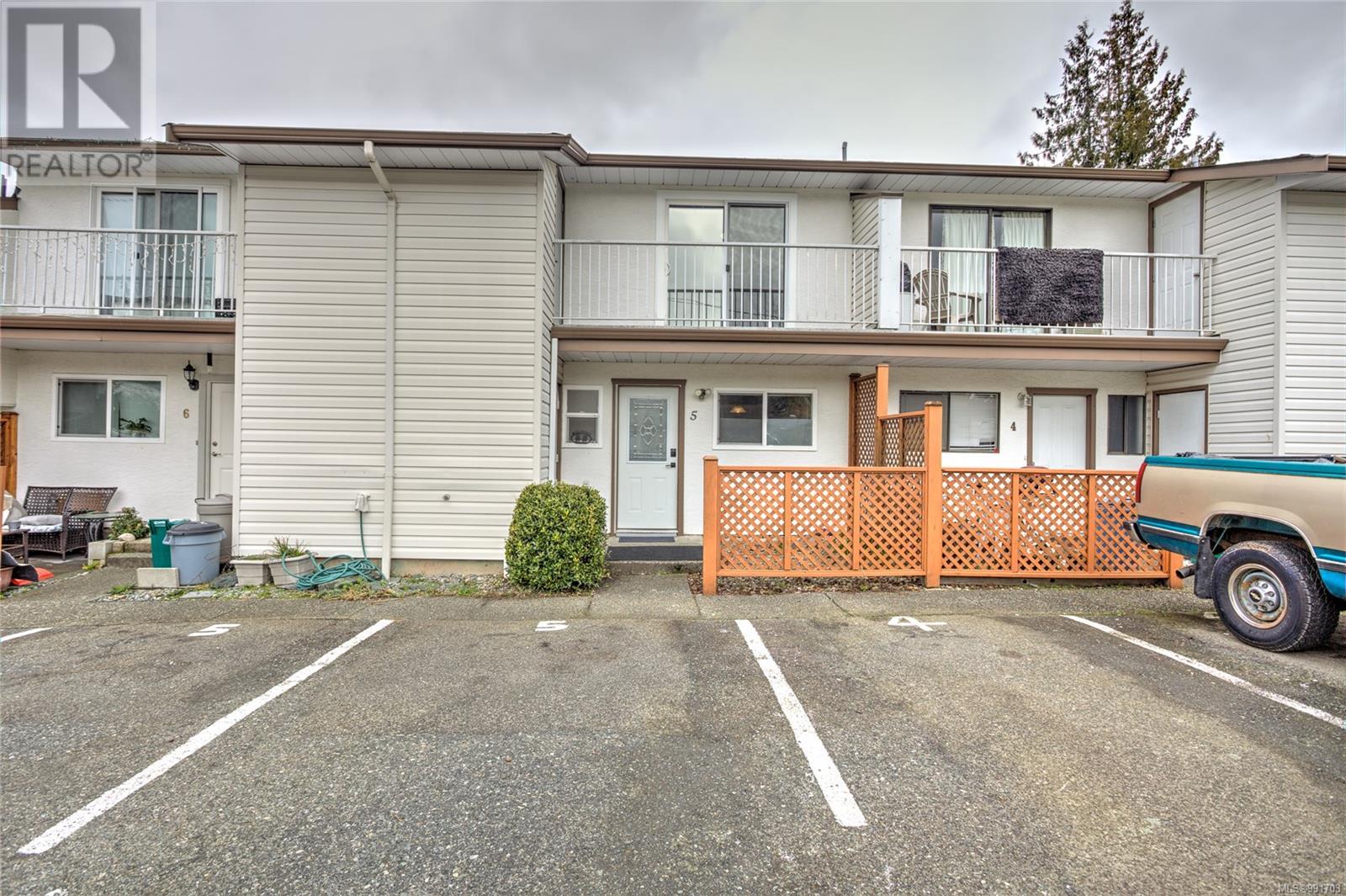 Cedar Bend Townhomes Real Estate Listings Main Image