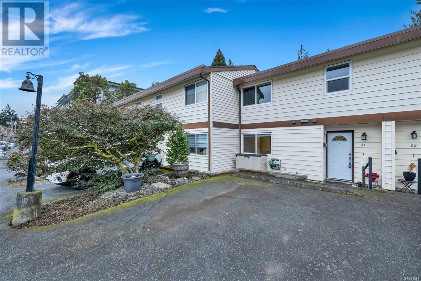 Juniper Place Real Estate Listings Main Image