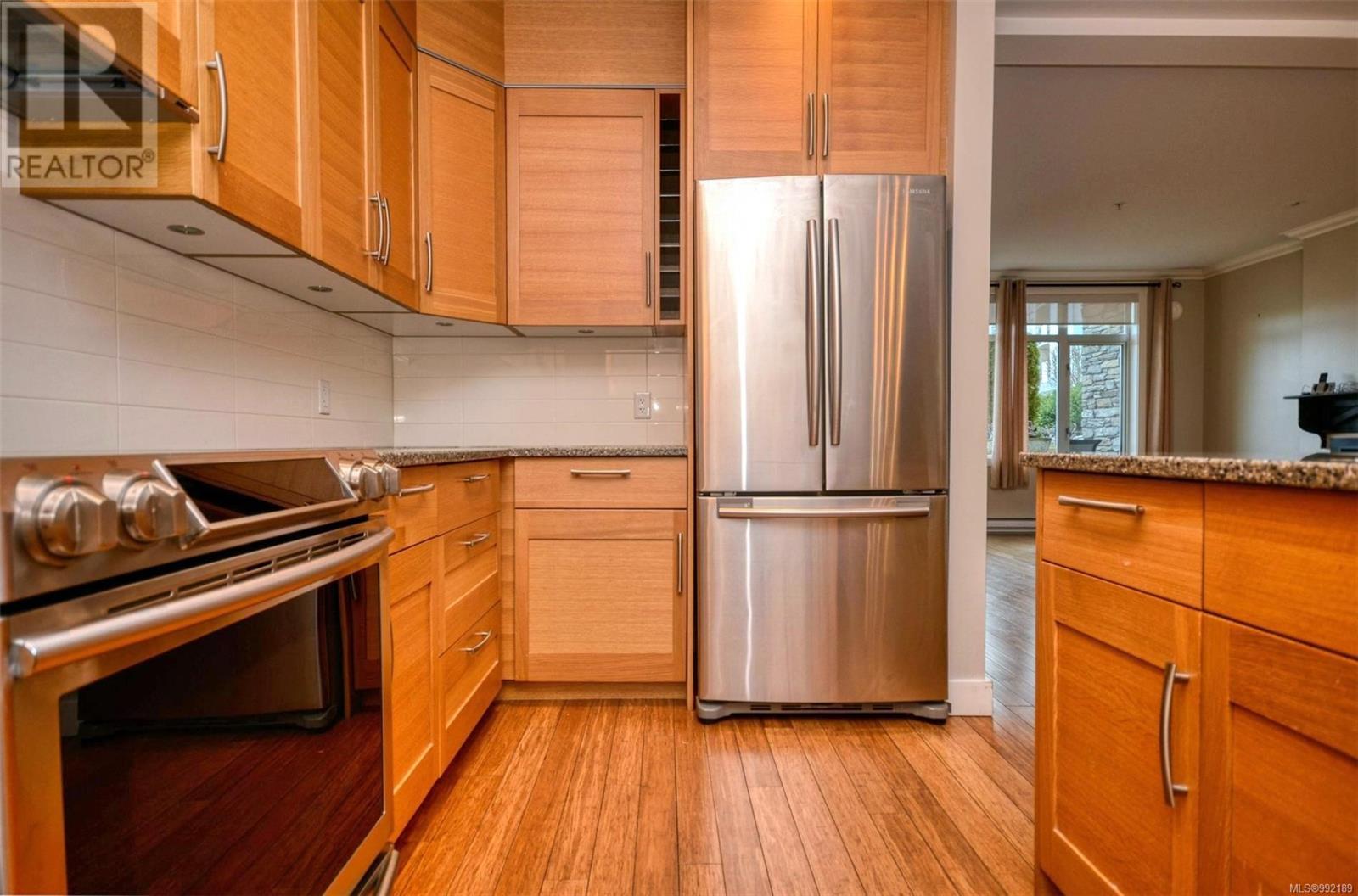 102 9820 Seaport Pl Property Photo 3