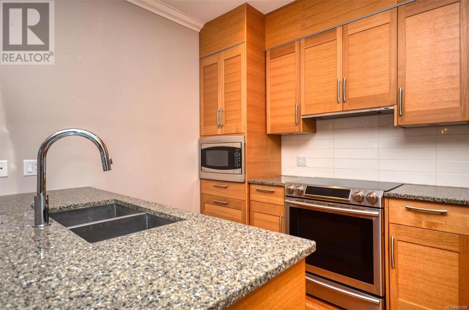 102 9820 Seaport Pl Property Photo 8