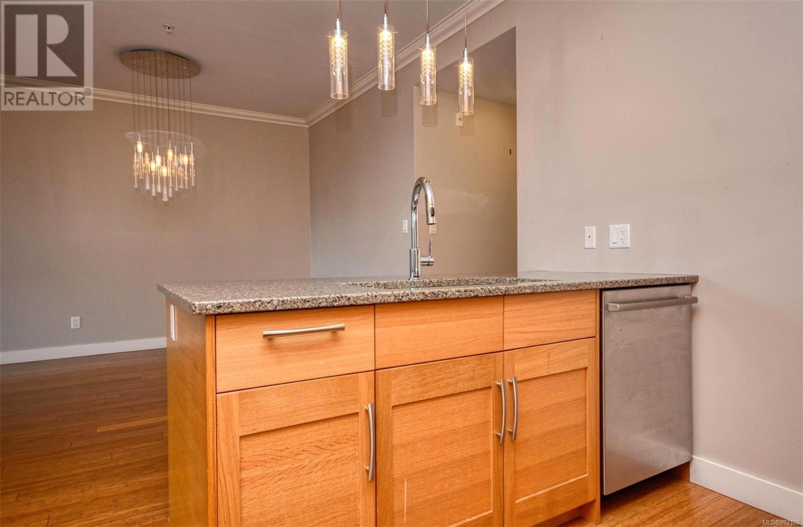 102 9820 Seaport Pl Property Photo 9