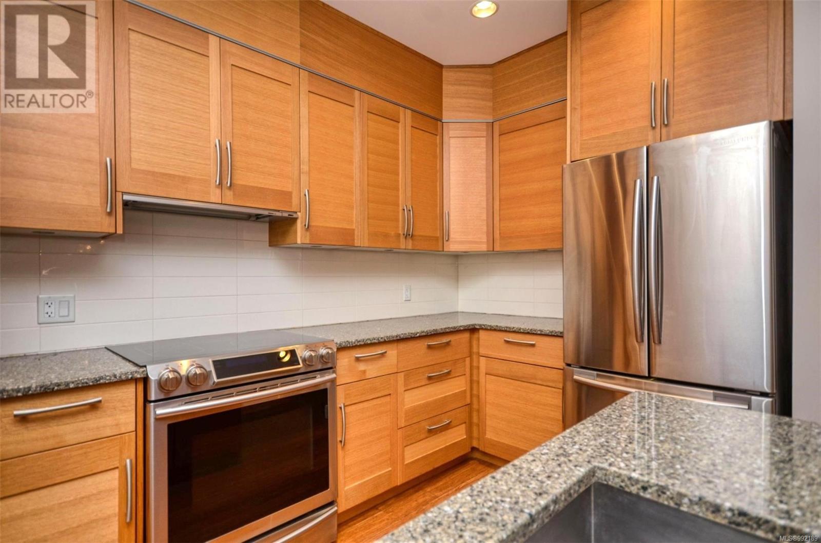 102 9820 Seaport Pl Property Photo 11