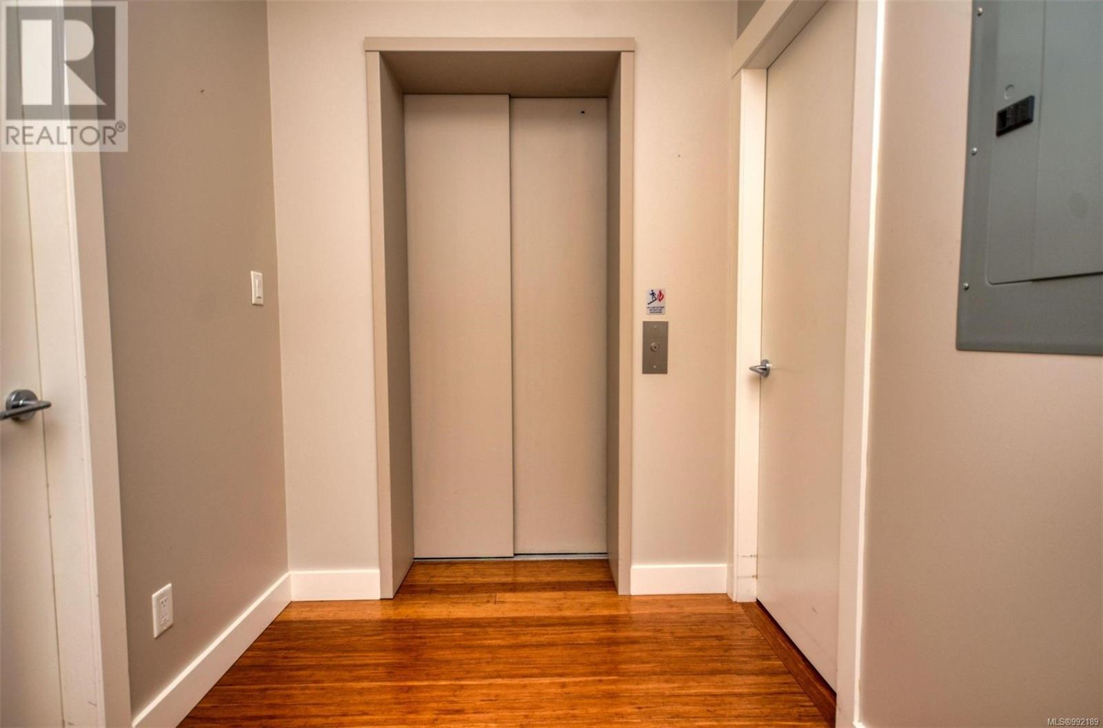 102 9820 Seaport Pl Property Photo 15