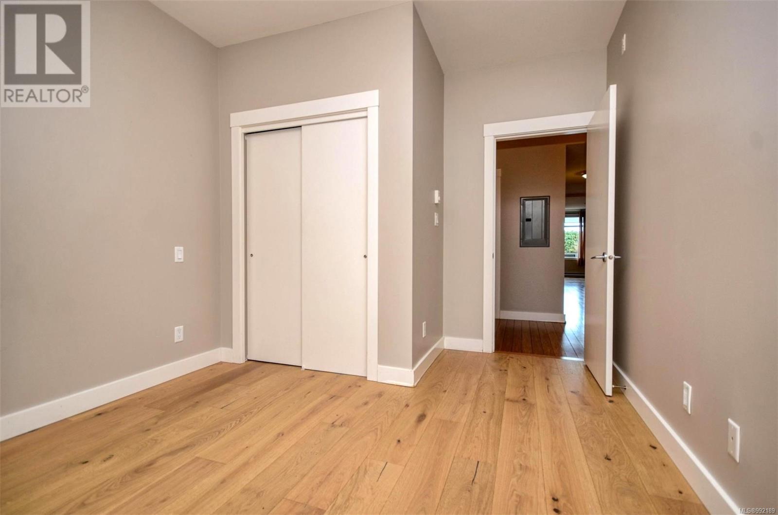 102 9820 Seaport Pl Property Photo 18