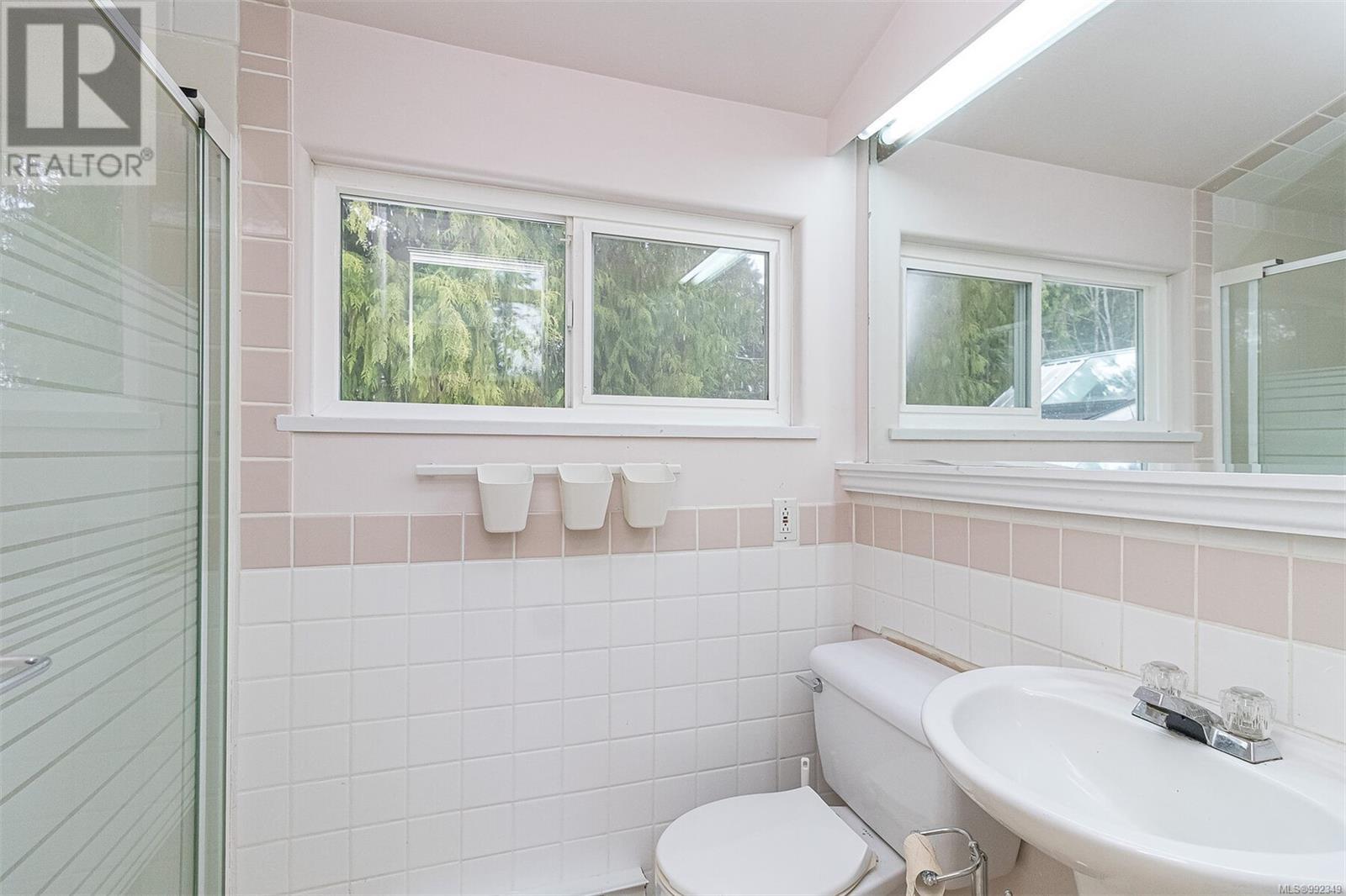 6687 Mclean Rd Property Photo 32