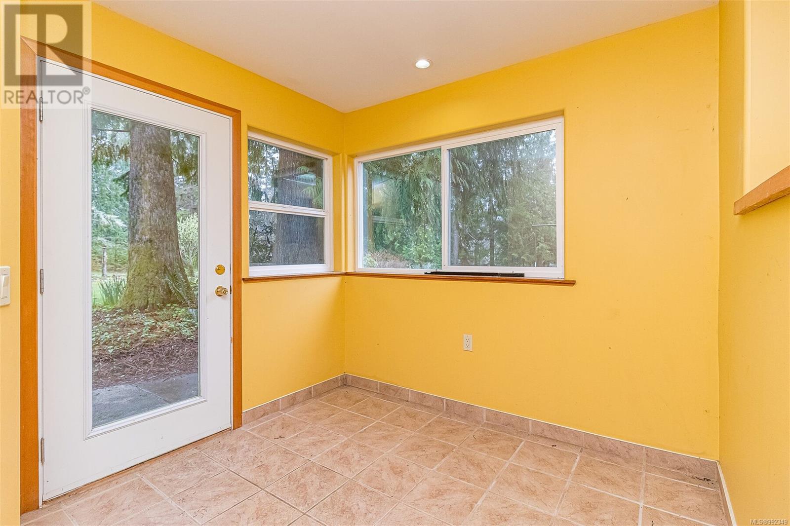 6687 Mclean Rd Property Photo 33