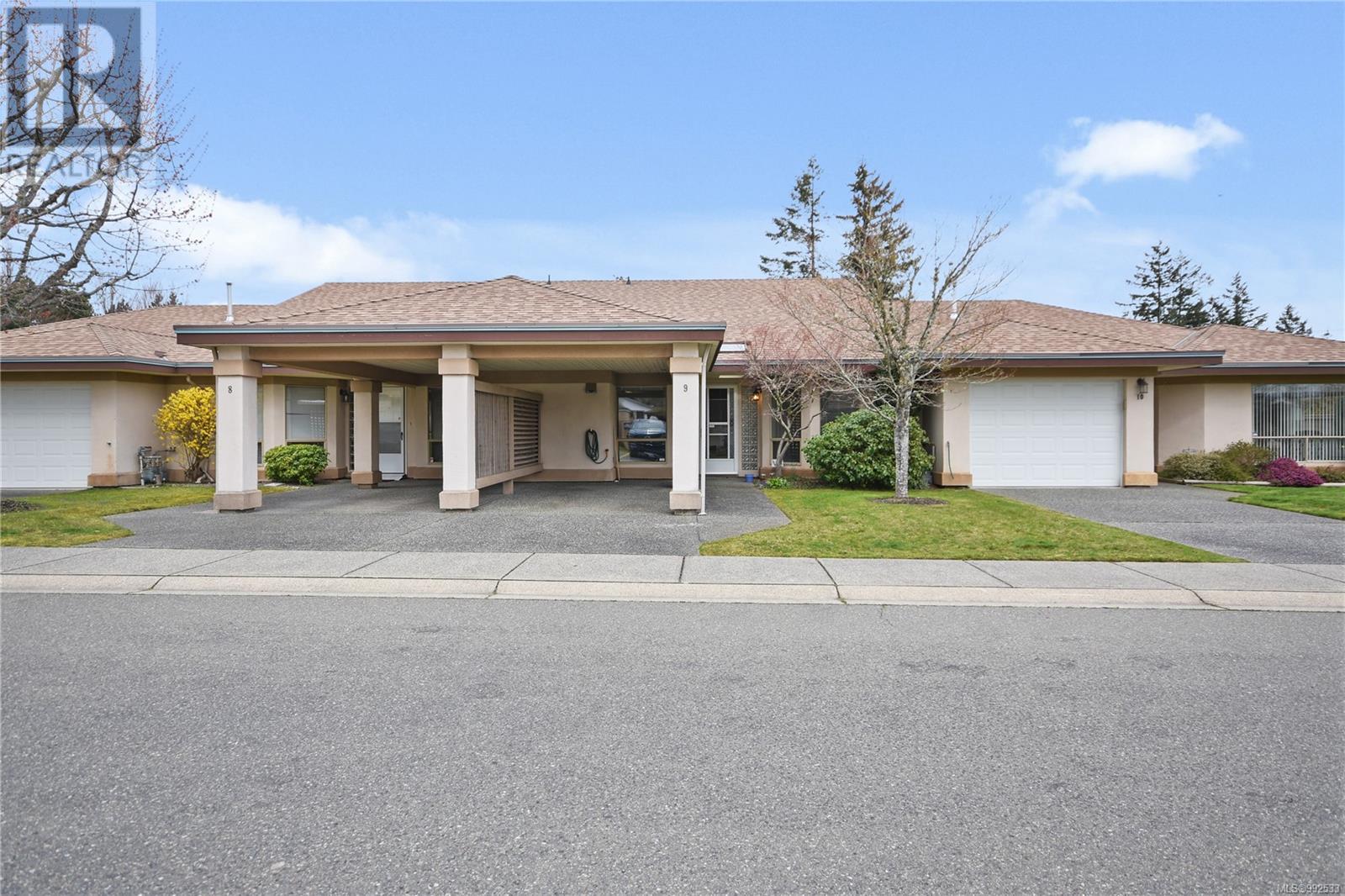 9 310 Pym St Property Photo 1