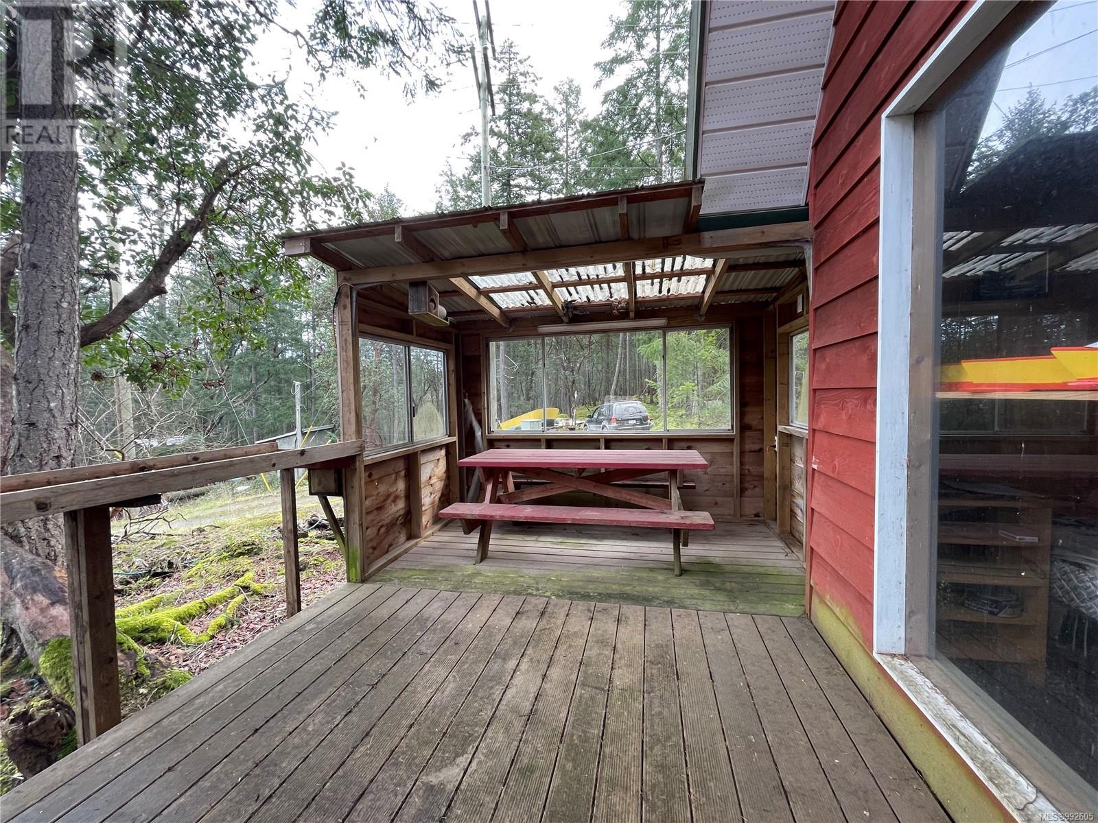 299 Coho Blvd Property Photo 5