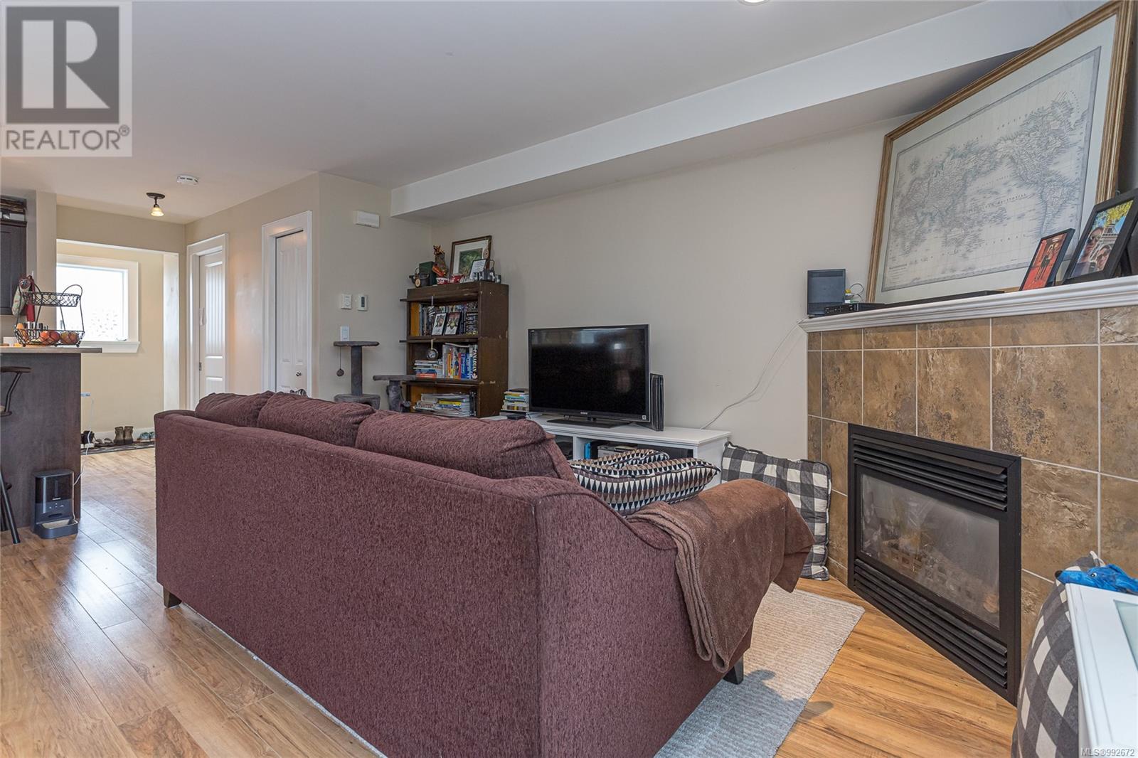 1044 Hillside Ave Property Photo 6