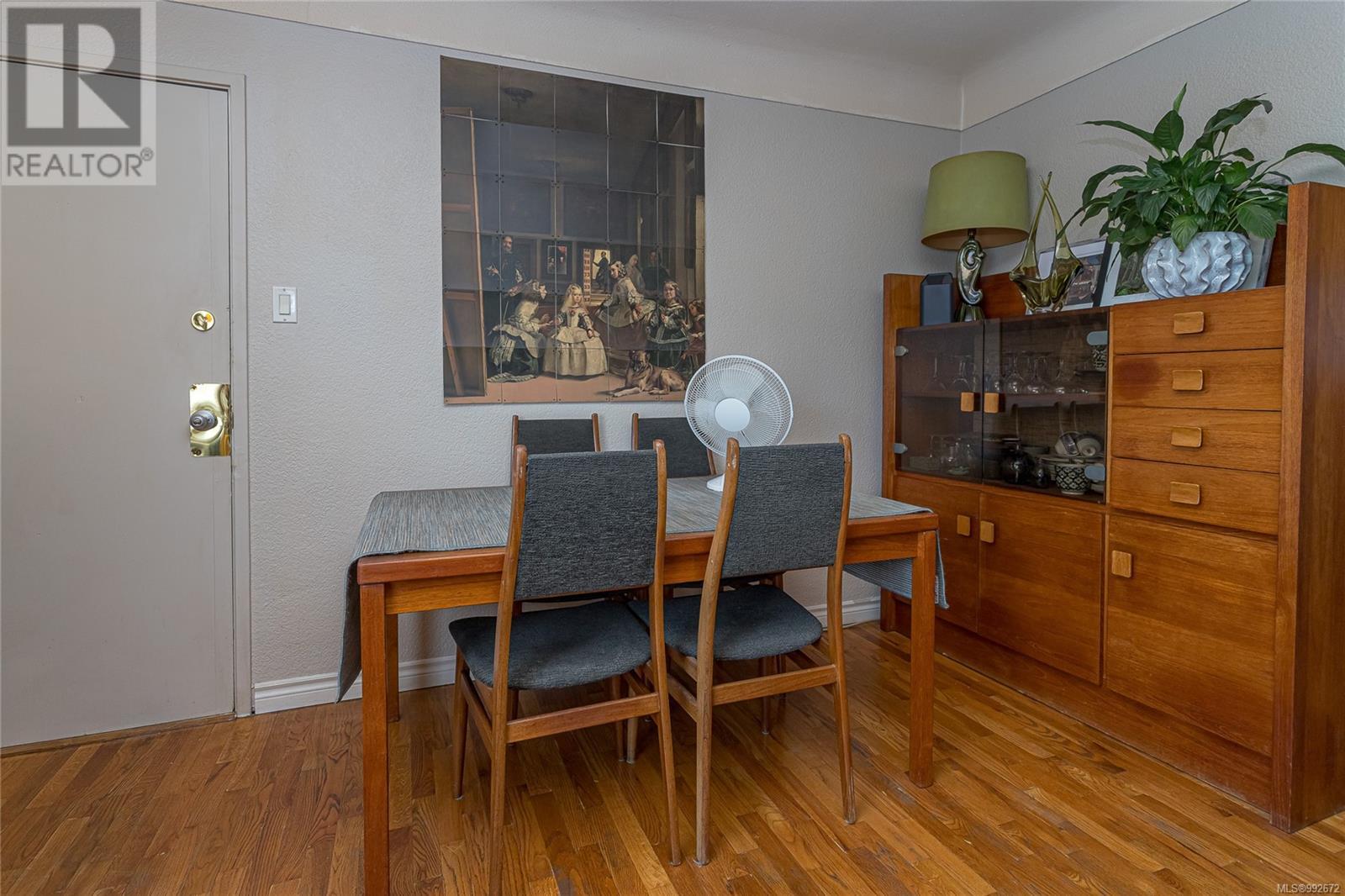 1044 Hillside Ave Property Photo 32