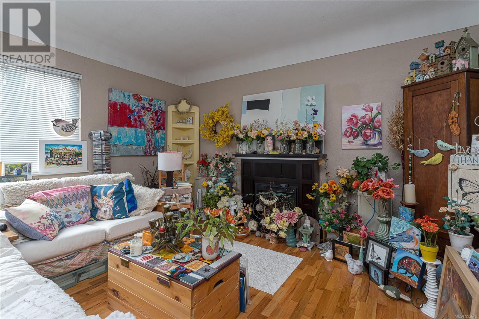 1044 Hillside Ave Property Photo 33