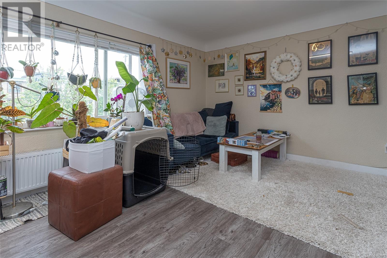 1044 Hillside Ave Property Photo 45