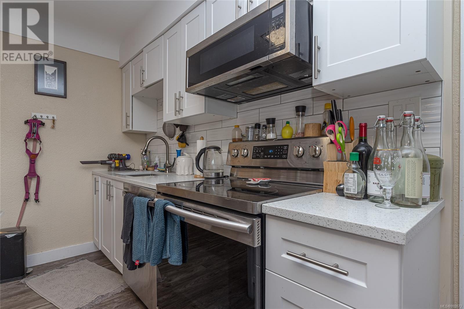 1044 Hillside Ave Property Photo 47