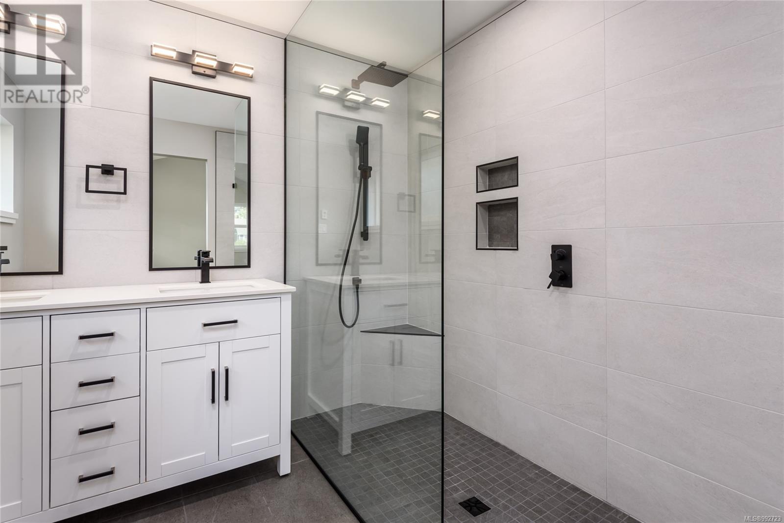 635 5th Street Property Photo 13