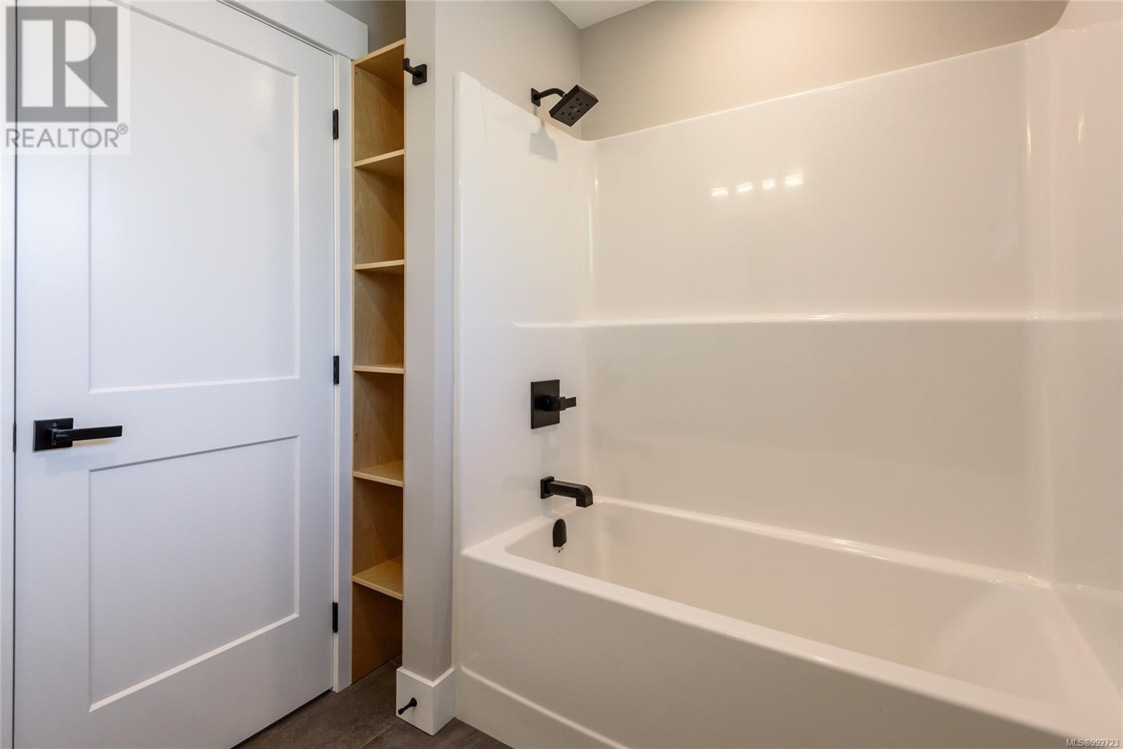 635 5th Street Property Photo 15