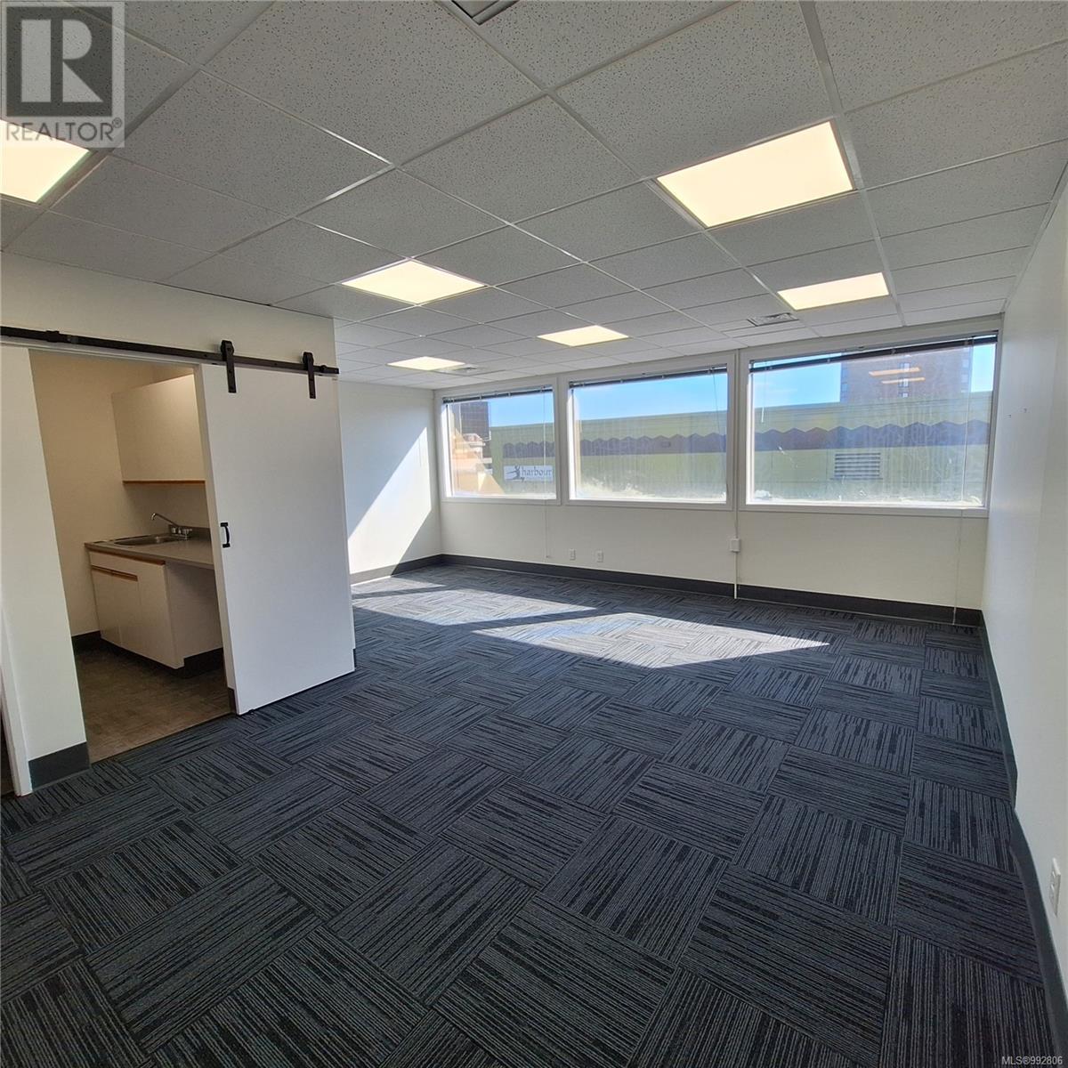 306 235 Bastion St Property Photo 4