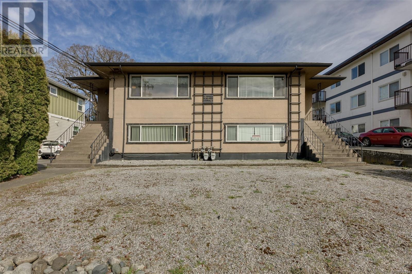 854 Admirals Rd Property Photo 2