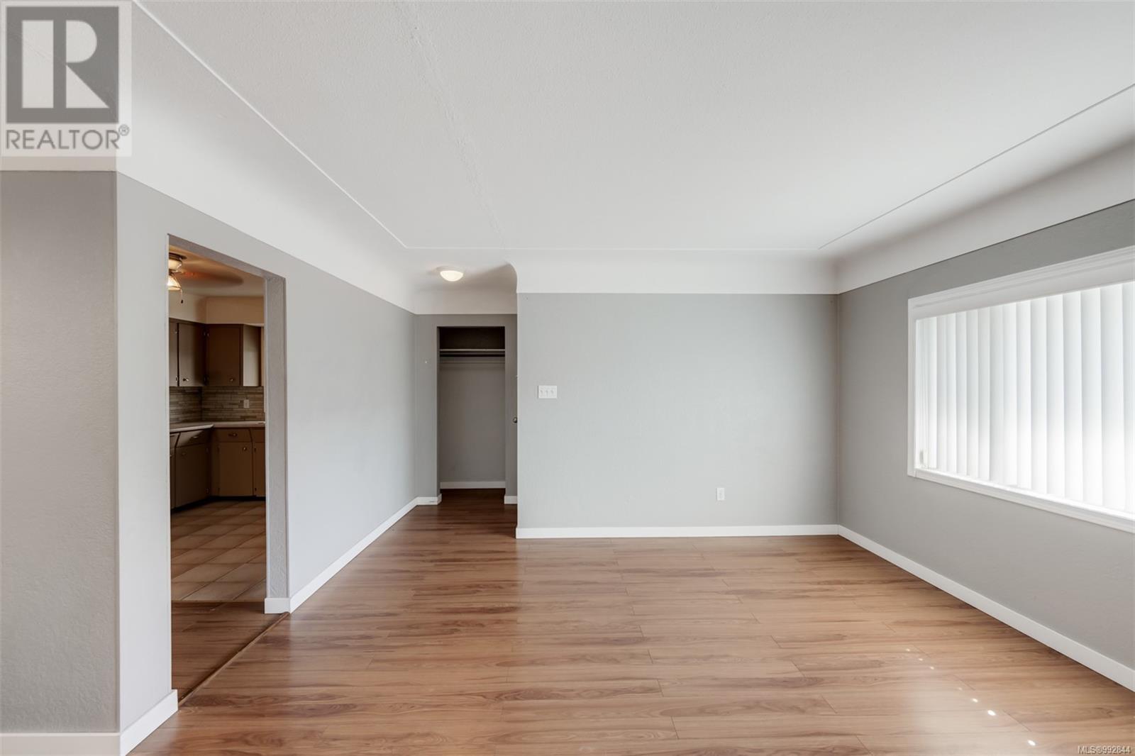854 Admirals Rd Property Photo 11