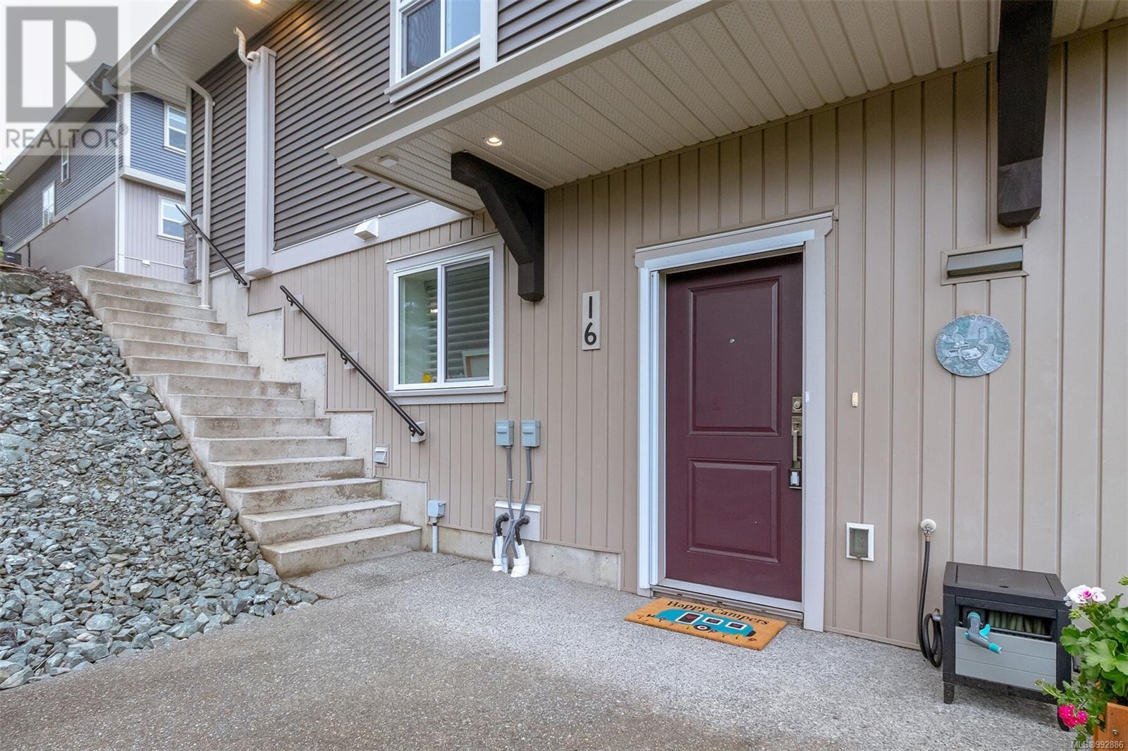 16 1295 Kingsview Rd Property Photo 6