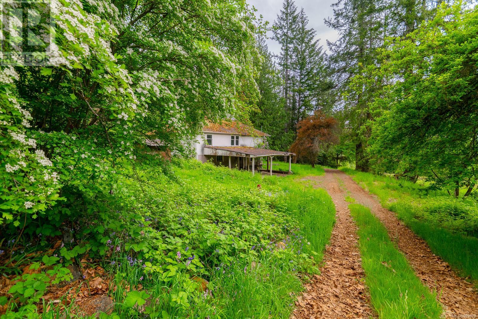 6987 Bainbridge Rd Property Photo 11