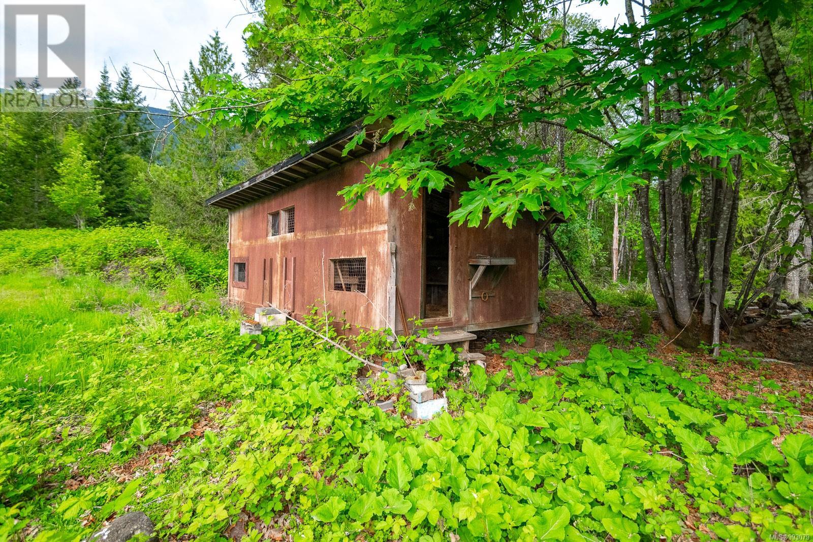 6987 Bainbridge Rd Property Photo 26