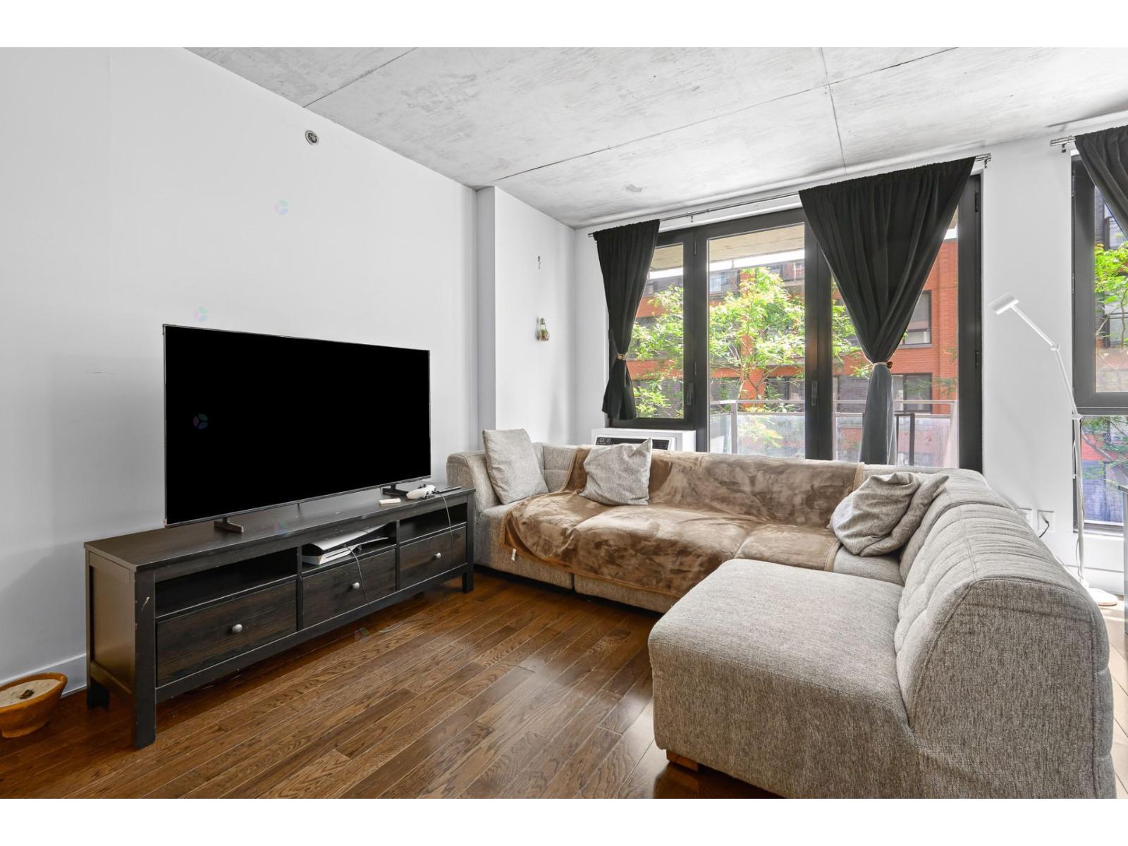 950 Rue Notre-dame O., #243 Property Photo 9