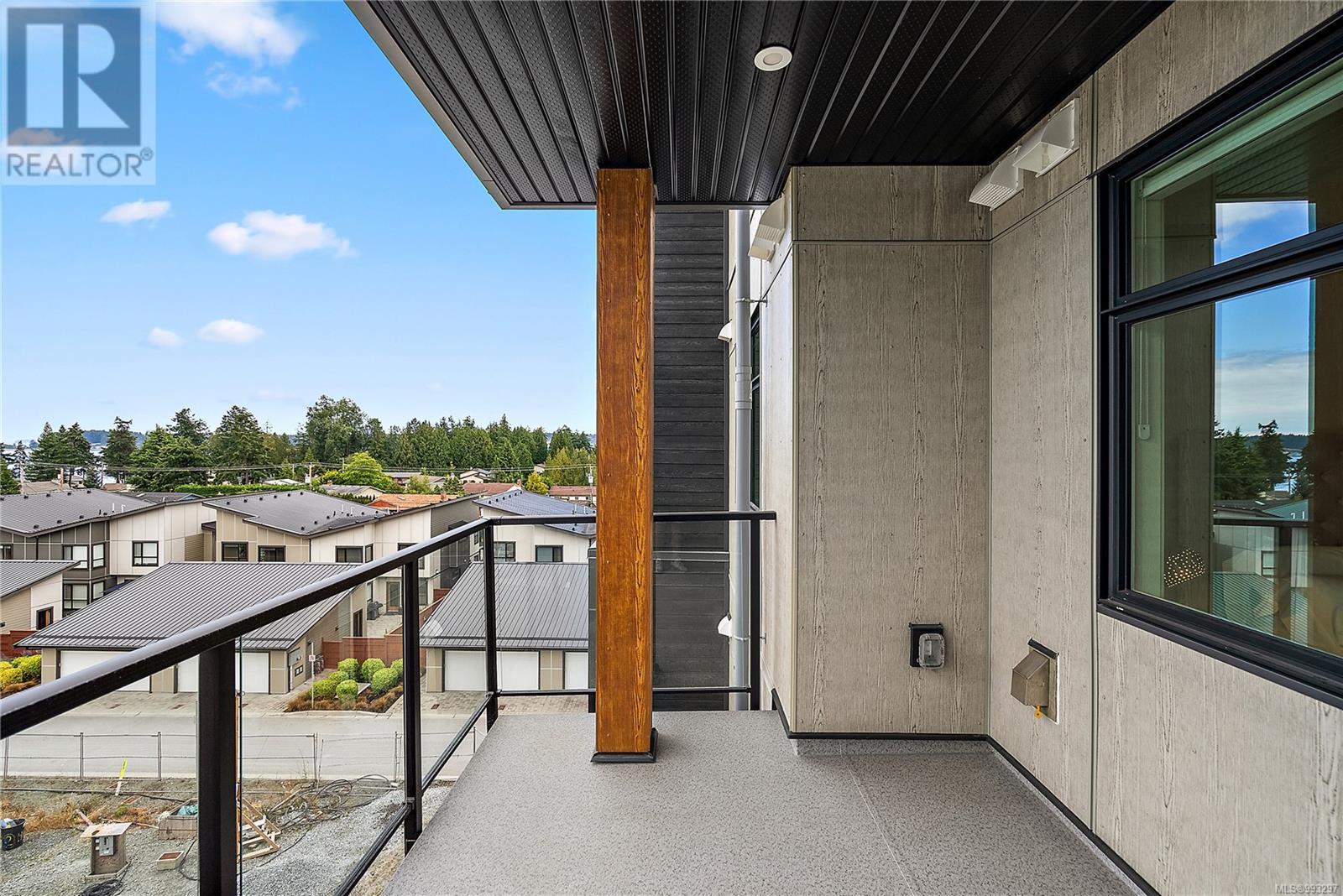 209 2520 Hackett Cres Property Photo 22