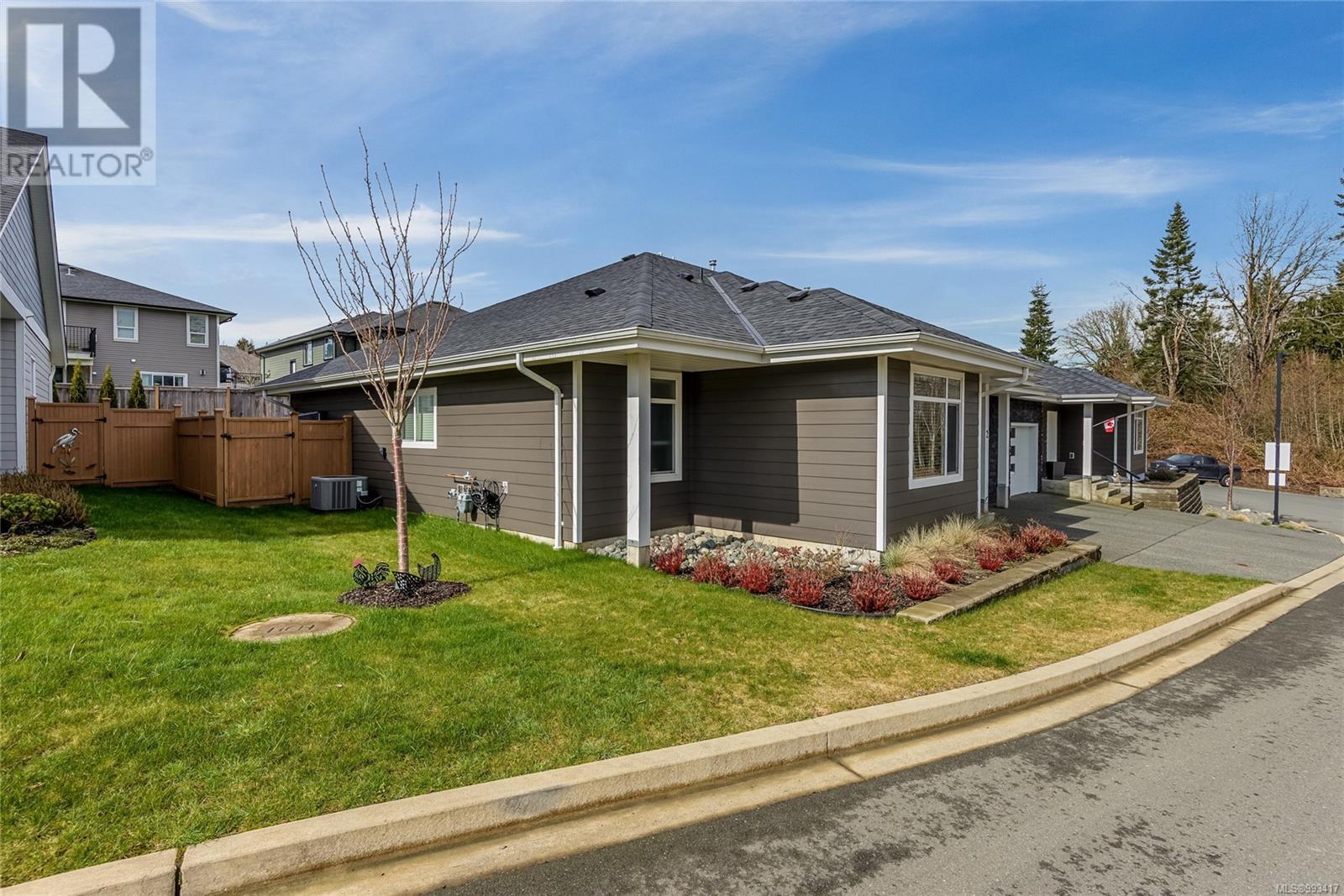 2 1580 Glen Eagle Dr Property Photo 25