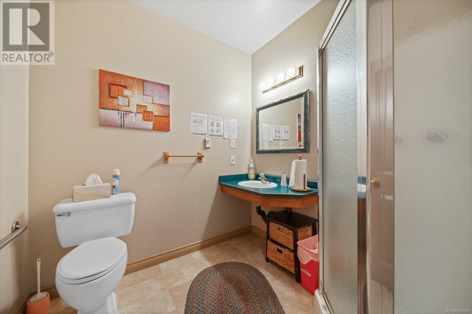 348 Wesley St Property Photo 16