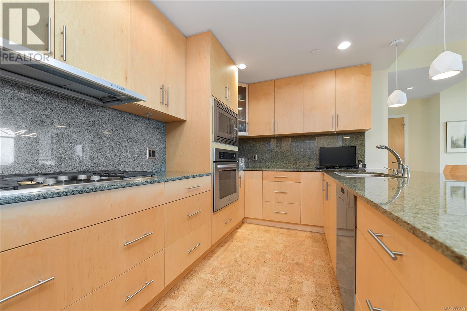 502 748 Sayward Hill Terr Property Photo 21