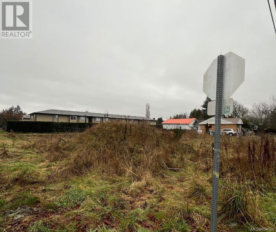 2511 Dingwall St Property Photo 8