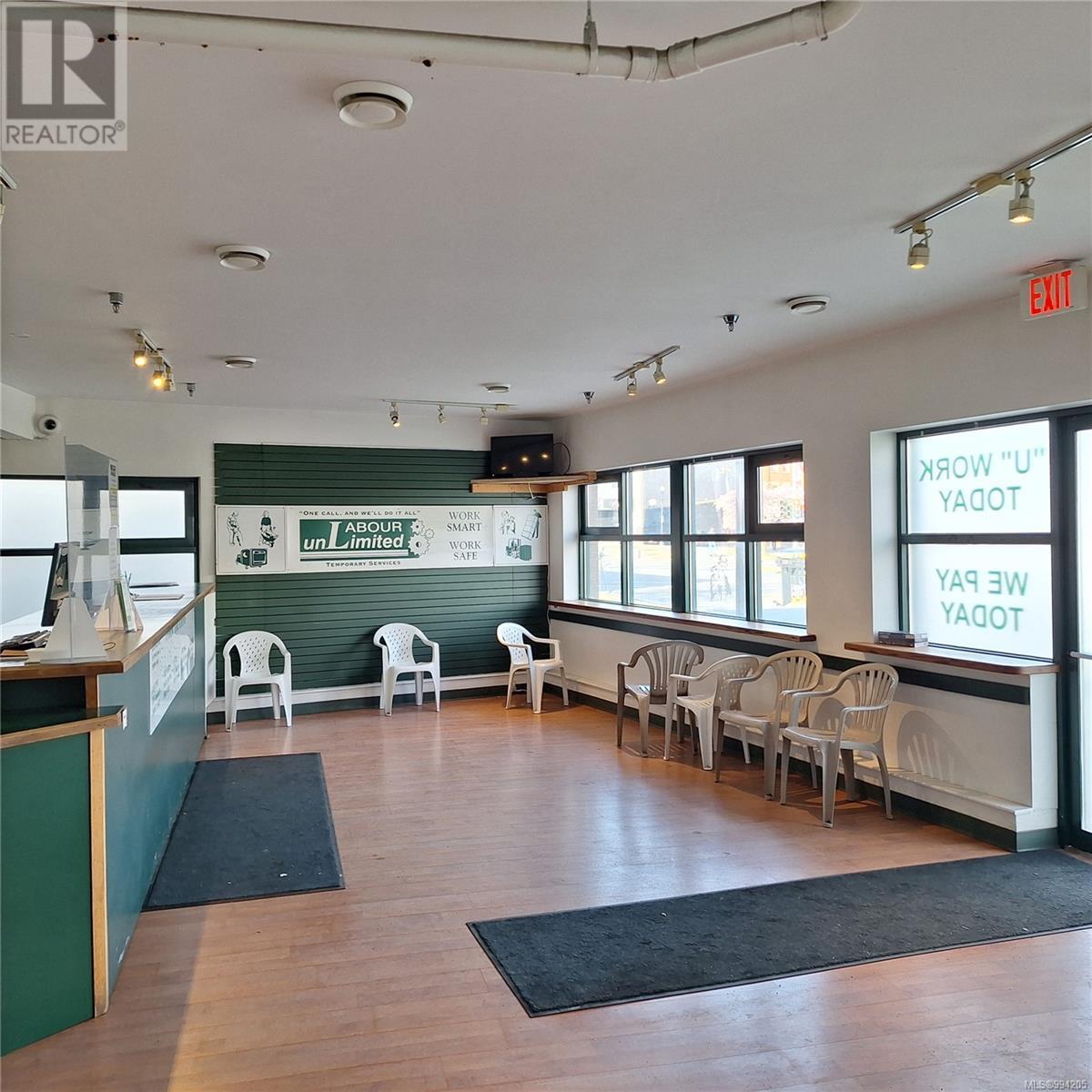103 10 Esplanade St Property Photo 3
