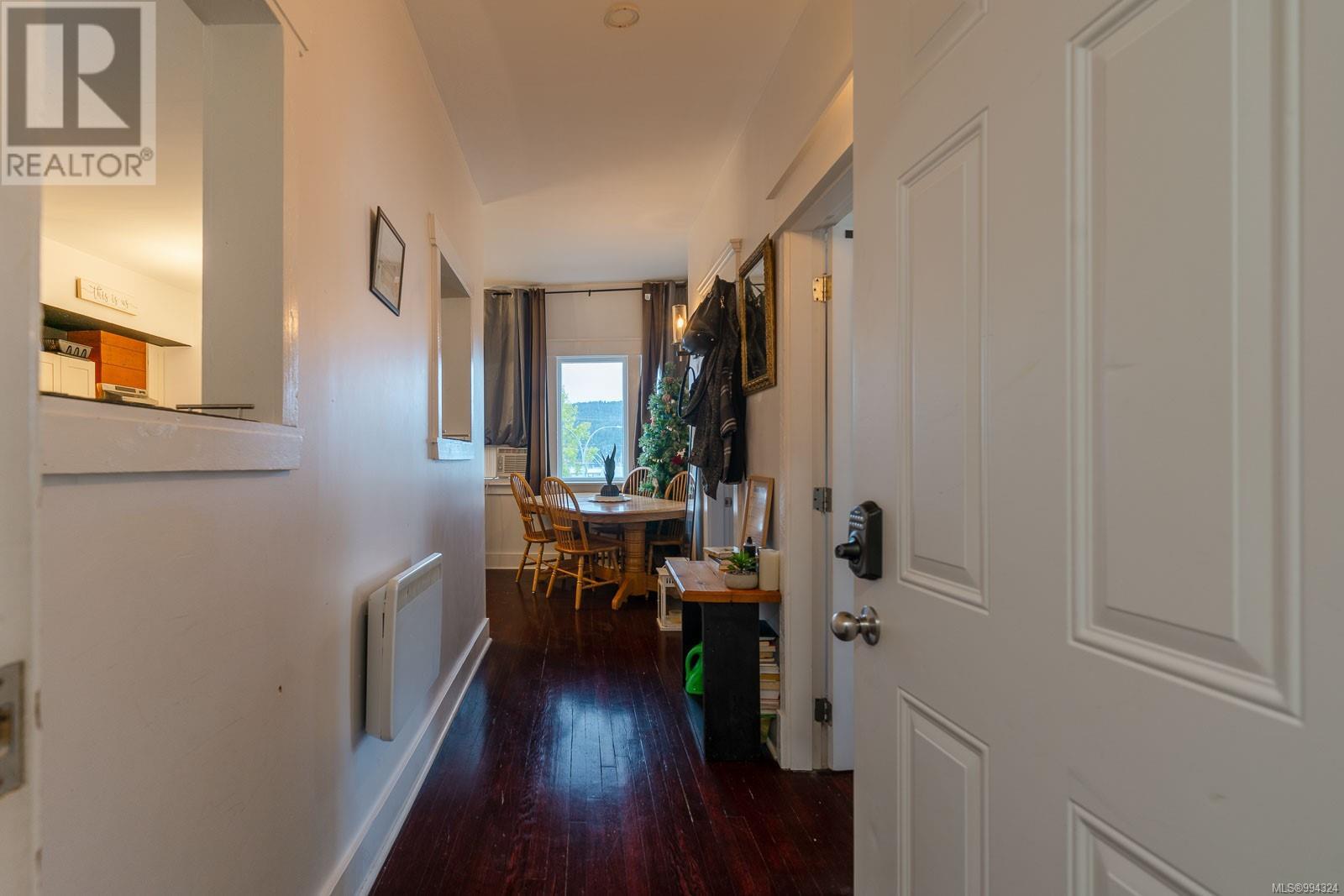3203 Kingsway Ave Property Photo 5