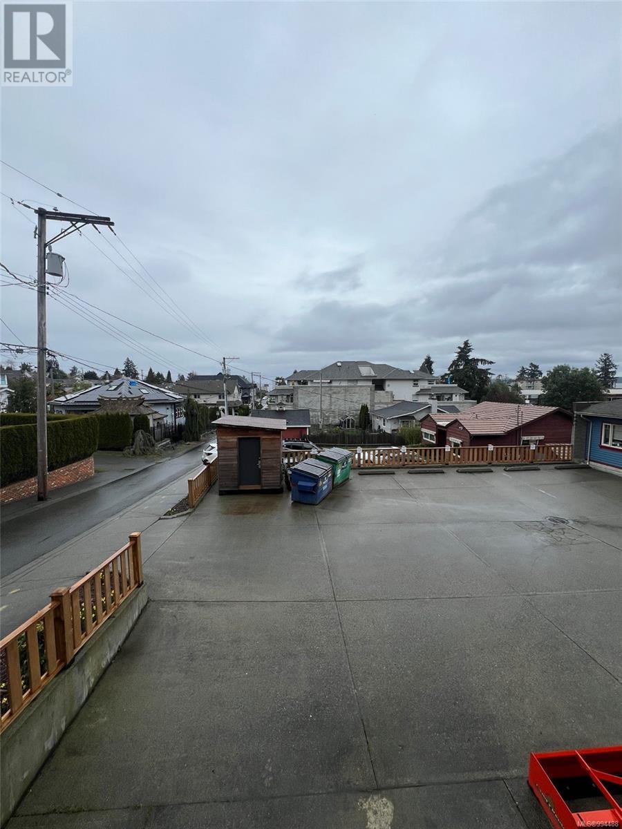 9828 Croft St Property Photo 31