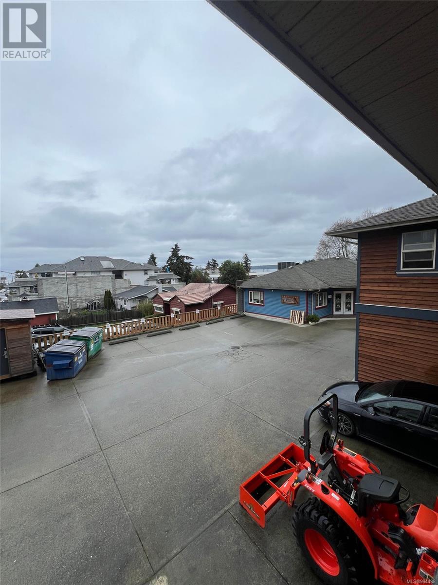 9828 Croft St Property Photo 32