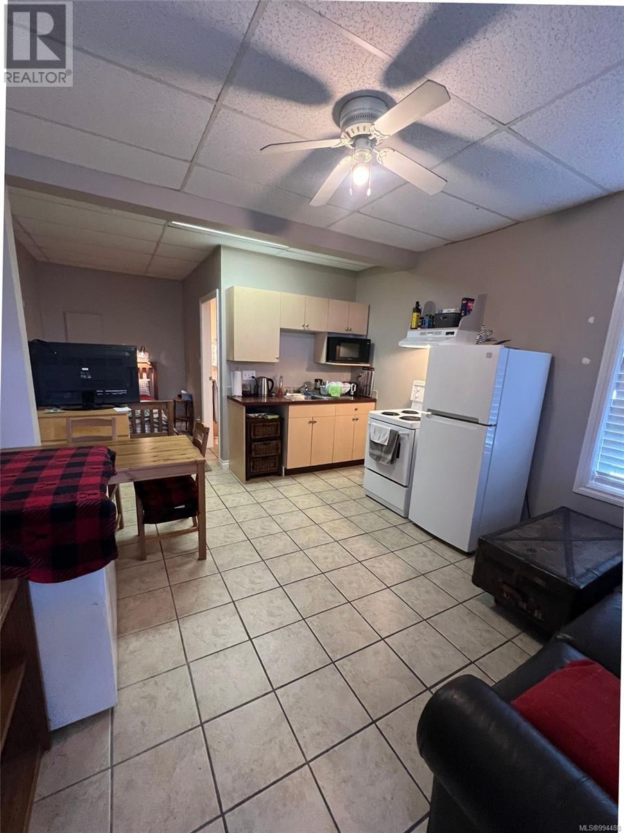 9828 Croft St Property Photo 43