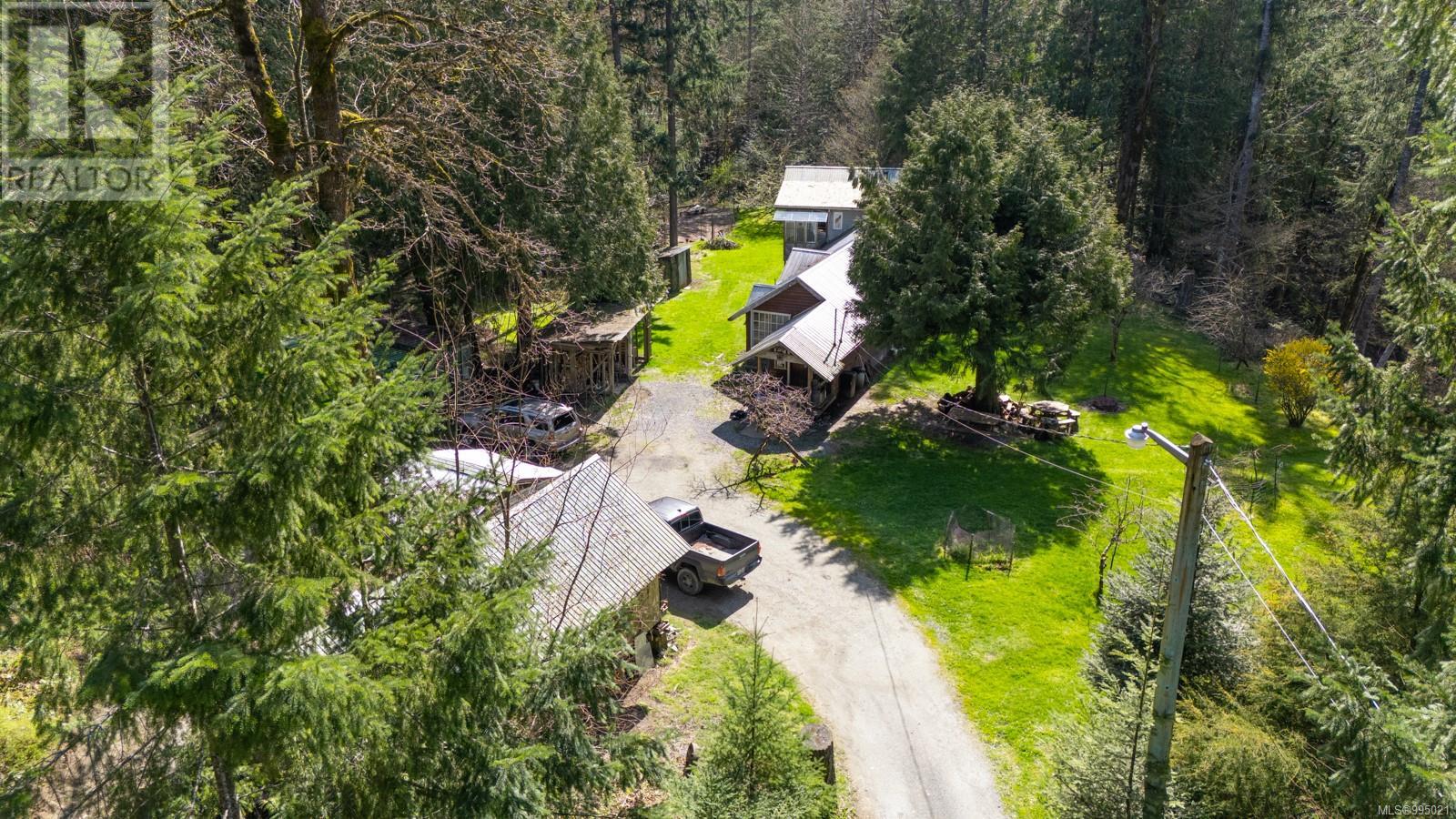 8706 Trans Canada Hwy Property Photo