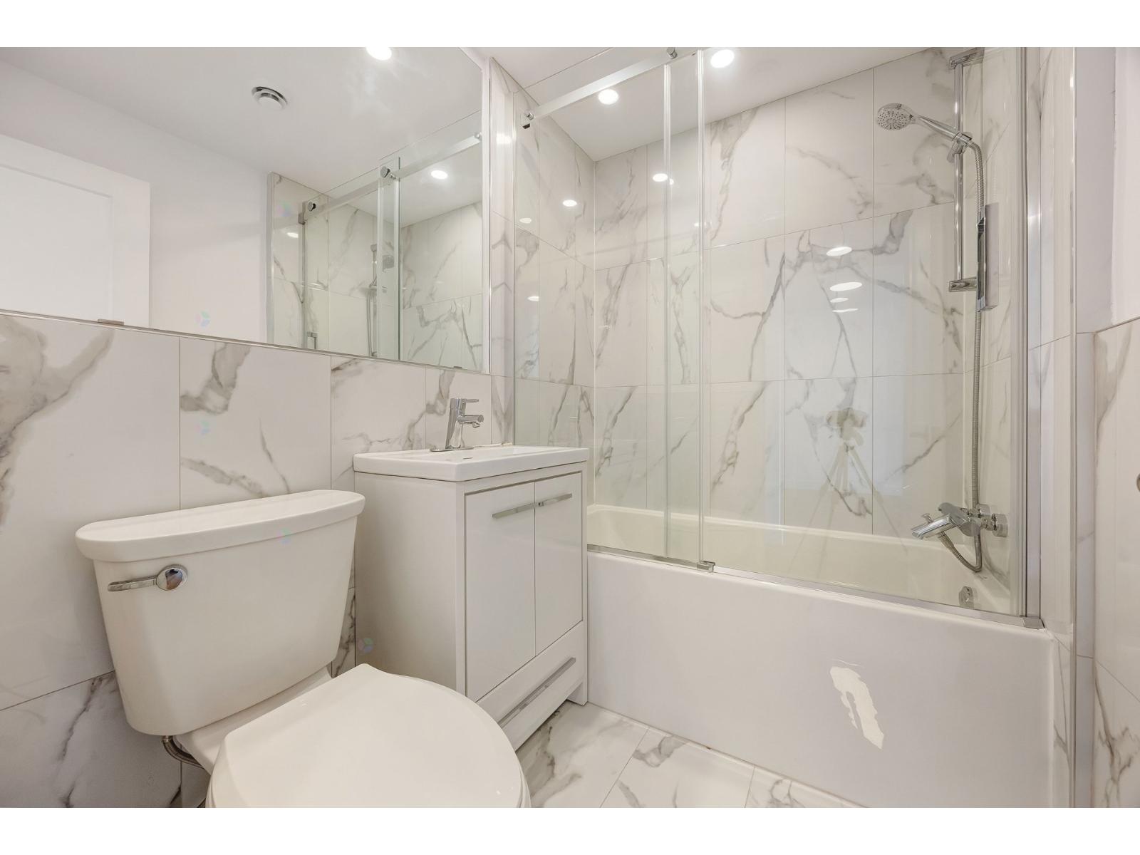 4282 Boul. Dorchester O., #606 Property Photo 6