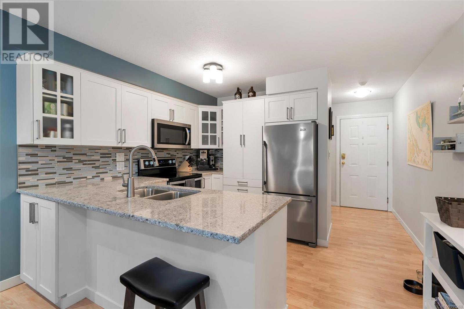 205 7070 West Saanich Rd Property Photo 2