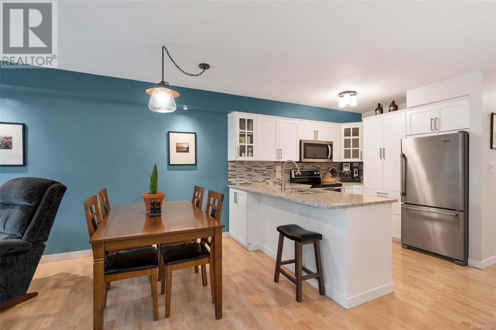 205 7070 West Saanich Rd Property Photo 5