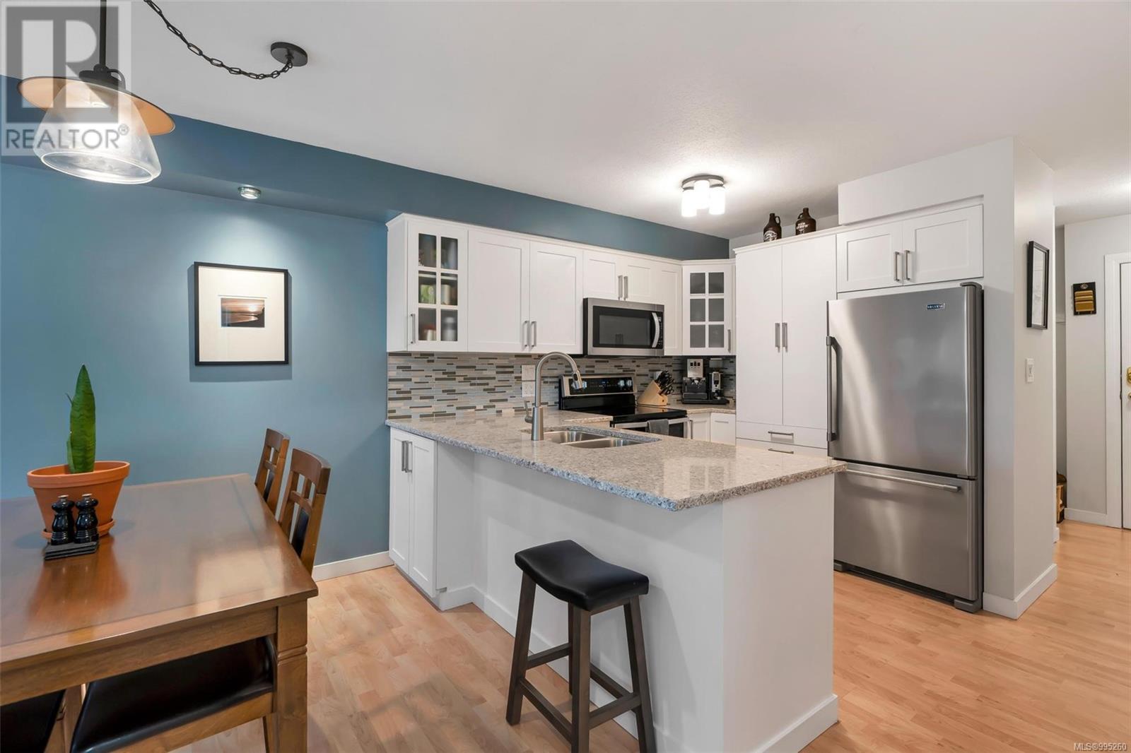 205 7070 West Saanich Rd Property Photo 6