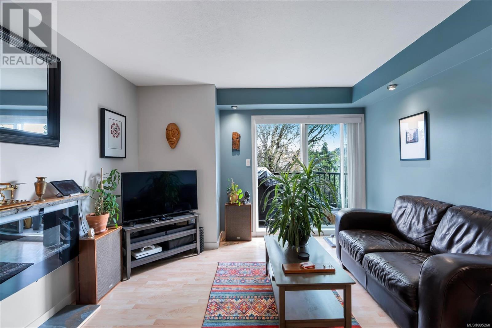 205 7070 West Saanich Rd Property Photo 9